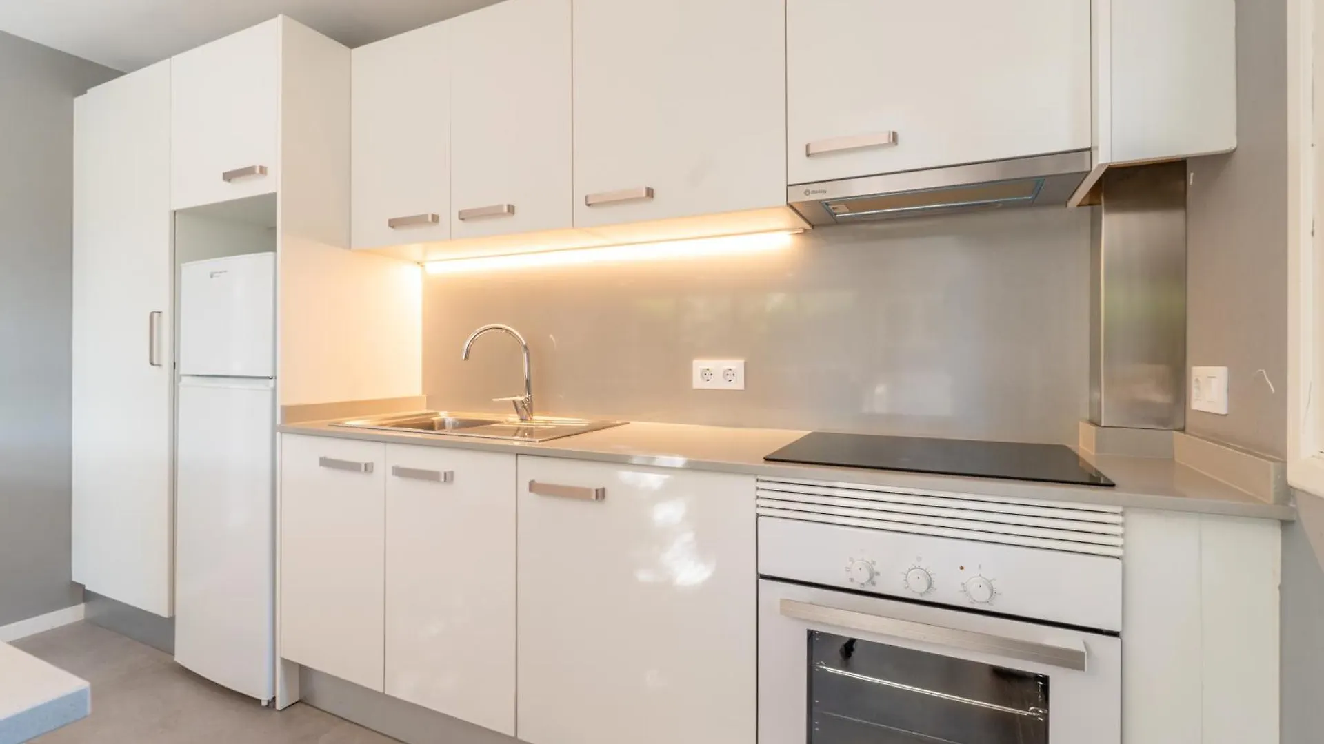 Ponent Cala Ratjada Apartments B 0*, Cala Ratjada (Mallorca)